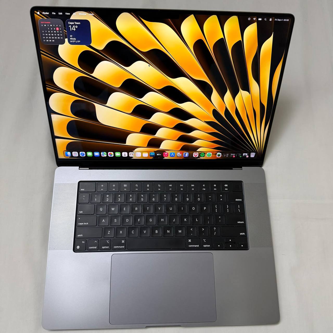 Certified Pre-owned MacBook Pro 16-inch | Apple M1 Pro chip | 512GB SSD - Space Grey