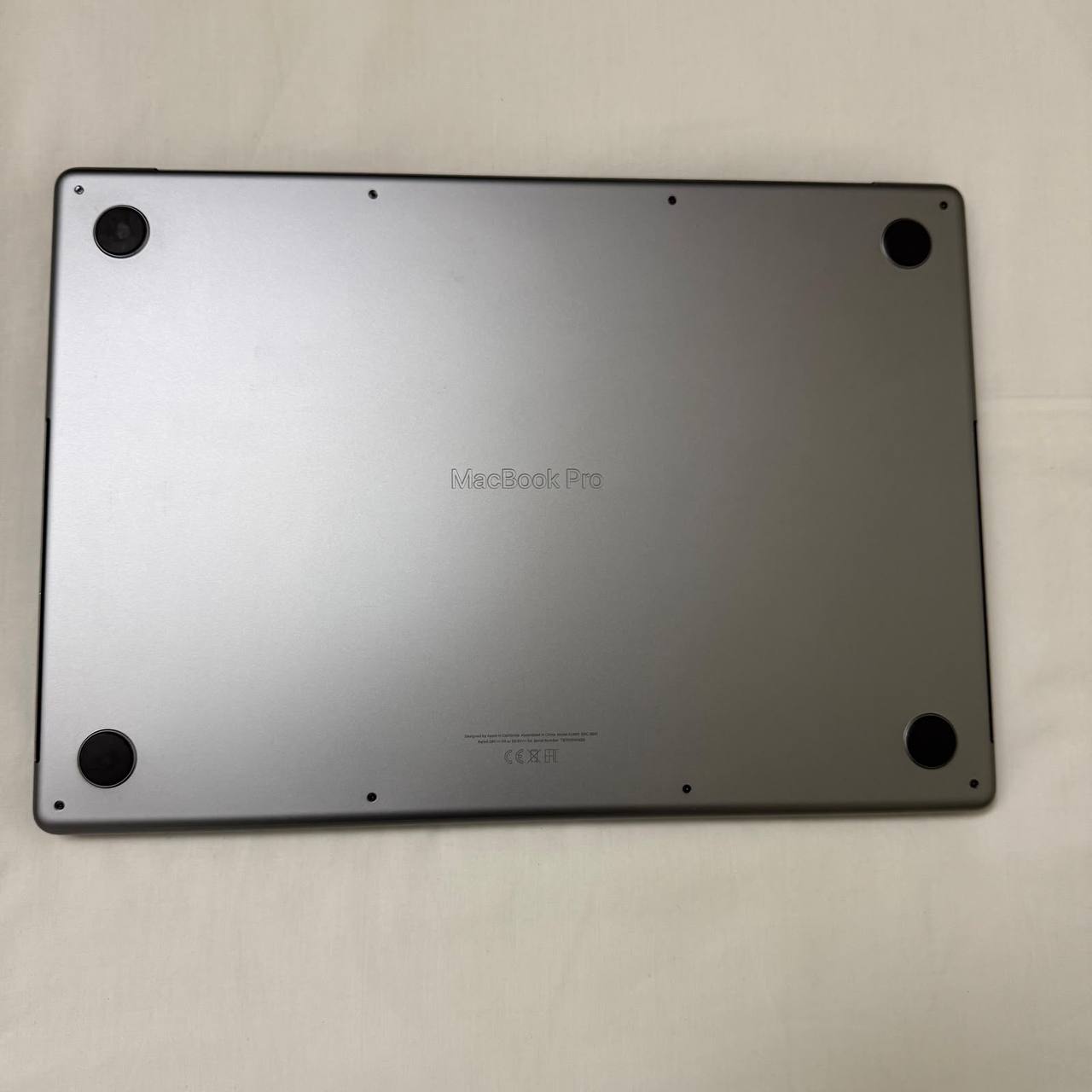 Certified Pre-owned MacBook Pro 16-inch | Apple M1 Pro chip | 512GB SSD - Space Grey view 2